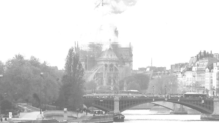 Notre Dame bir tarihti yandı ama küllerinden yeniden doğacak