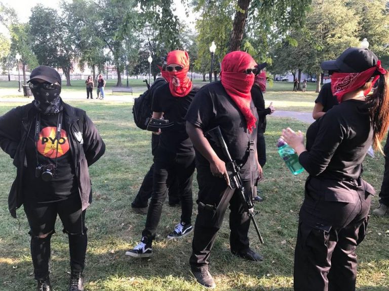 Beyaz-Sarayda-ANTIFA