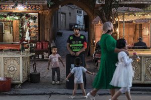 Uygurlara yönelik soykırıma örnek olarak Hotan’dan manzaralar