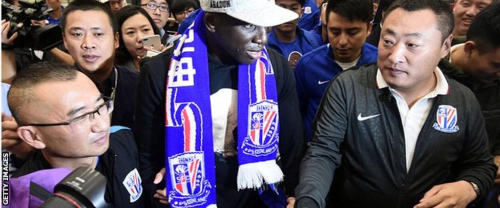 Demba Ba'dan Uygur Türk'ü çıkışı
