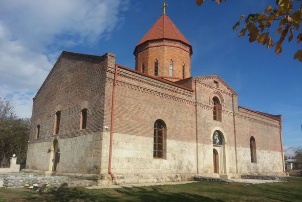 Gebele’de restore edilen Alban kilisesi ibadete açıldı