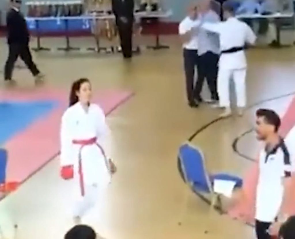 Mağlup olan Ermeni karateci Azerbaycan Türkü rakibine tokat attı