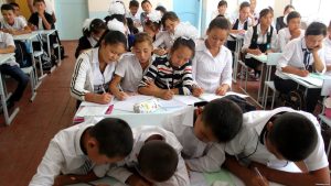 Bişkek’te Rusça Eğitim Veren Okullar Kırgız Türkçesi sınıfları açıyor